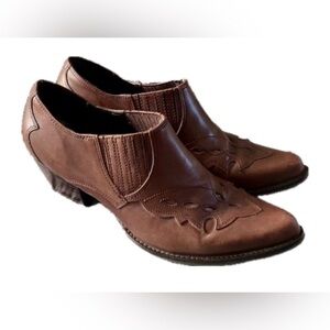 Reba Irene Ankle Boots. Size 9